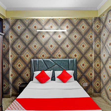 Hotel O Park View Нойда Экстерьер фото